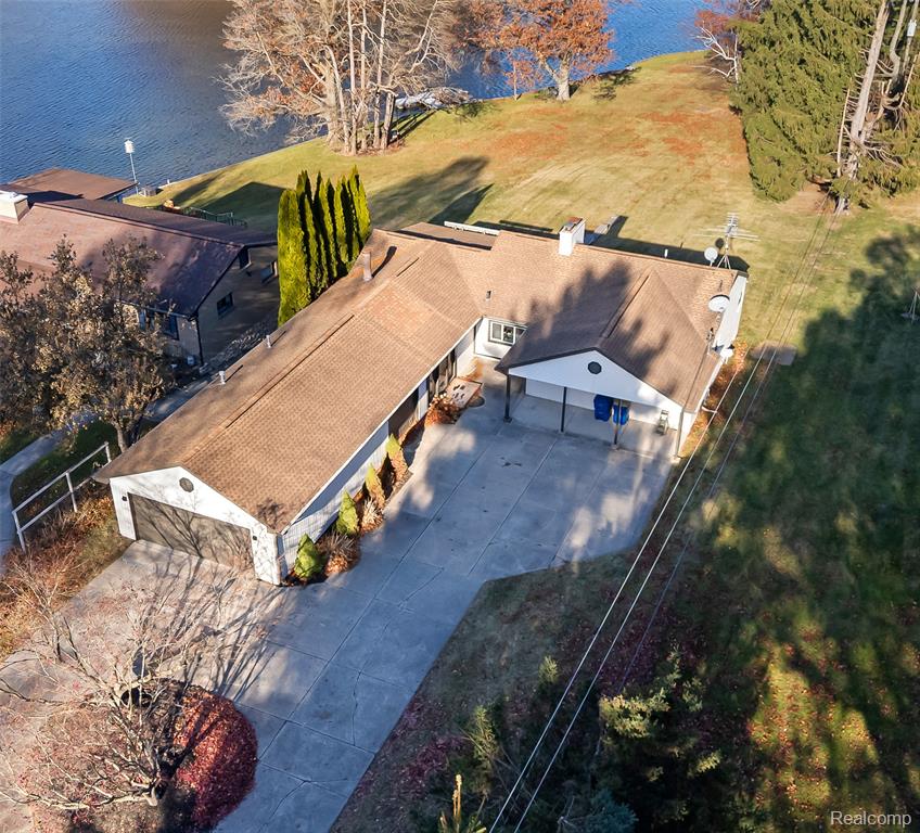 6440 Andersonville Road, Waterford, MI 48329 — Photo 2