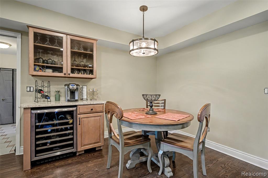 6940 Wing Lake Road, Bloomfield, MI 48301 — Photo 12