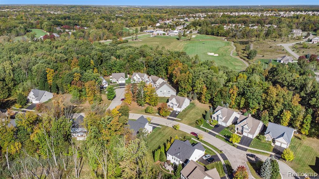 10229 Edgewood Drive, Grand Blanc, MI 48439 — Photo 26