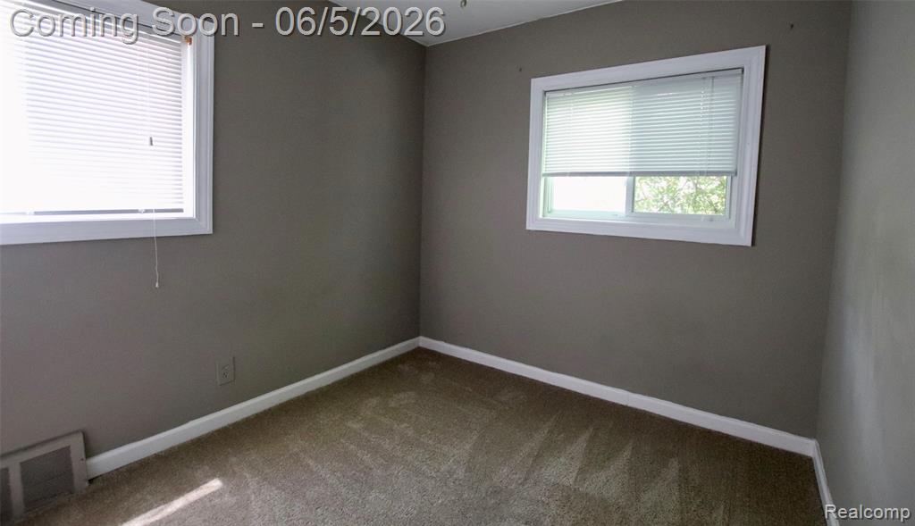 7044 Desmond Road, Waterford, MI 48329 — Photo 29