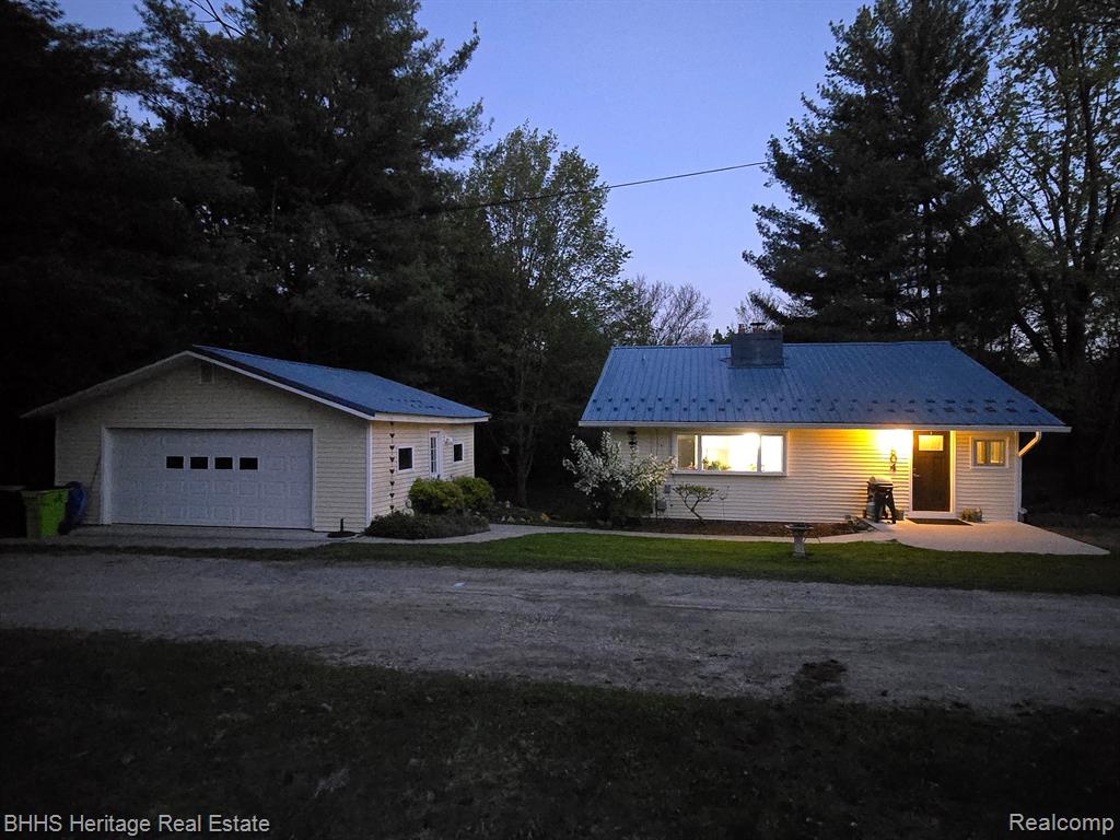 504 UNION Street, Fenton, MI 48430 — Photo 2