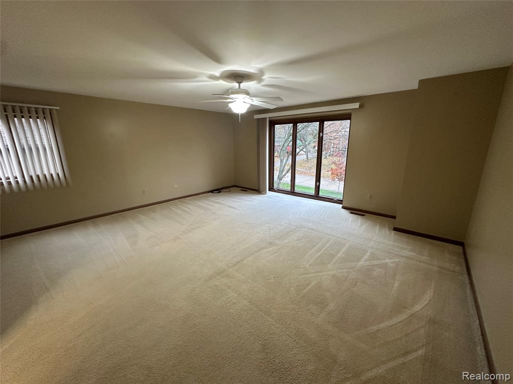 6473 Red Oak Drive, Troy, MI 48098 — Photo 14