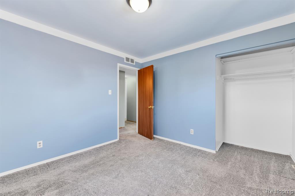 4640 ARDEN Avenue, Warren, MI 48092 — Photo 17