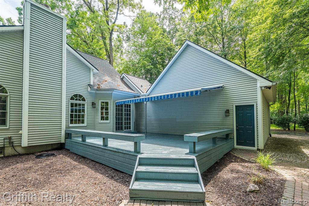8123 Baypointe Drive, Brighton, MI 48114 — Photo 32