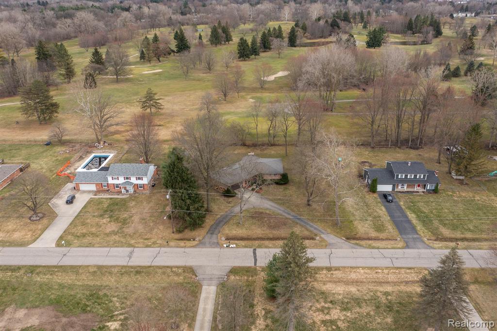 6226 GOLFVIEW Drive, Burton, MI 48509 — Photo 6