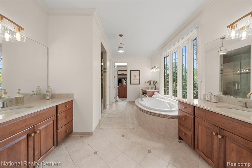 5010 Forest Valley Drive, Clarkston, MI 48348 — Photo 41