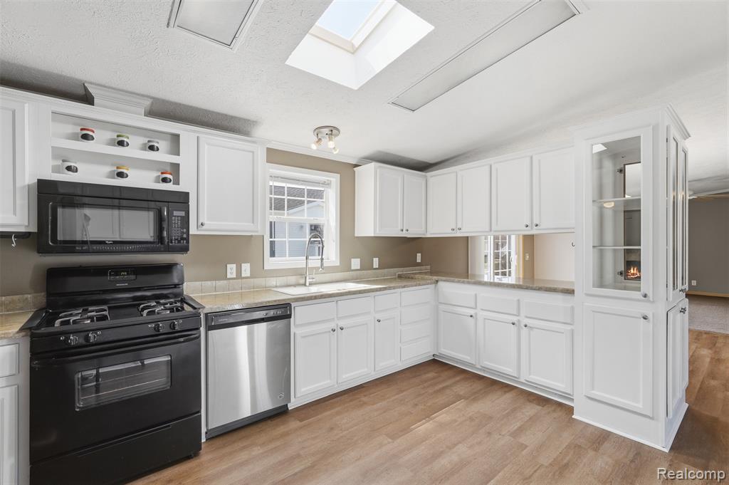 11348 Stoneridge Circle, South Lyon, MI 48178 — Photo 12