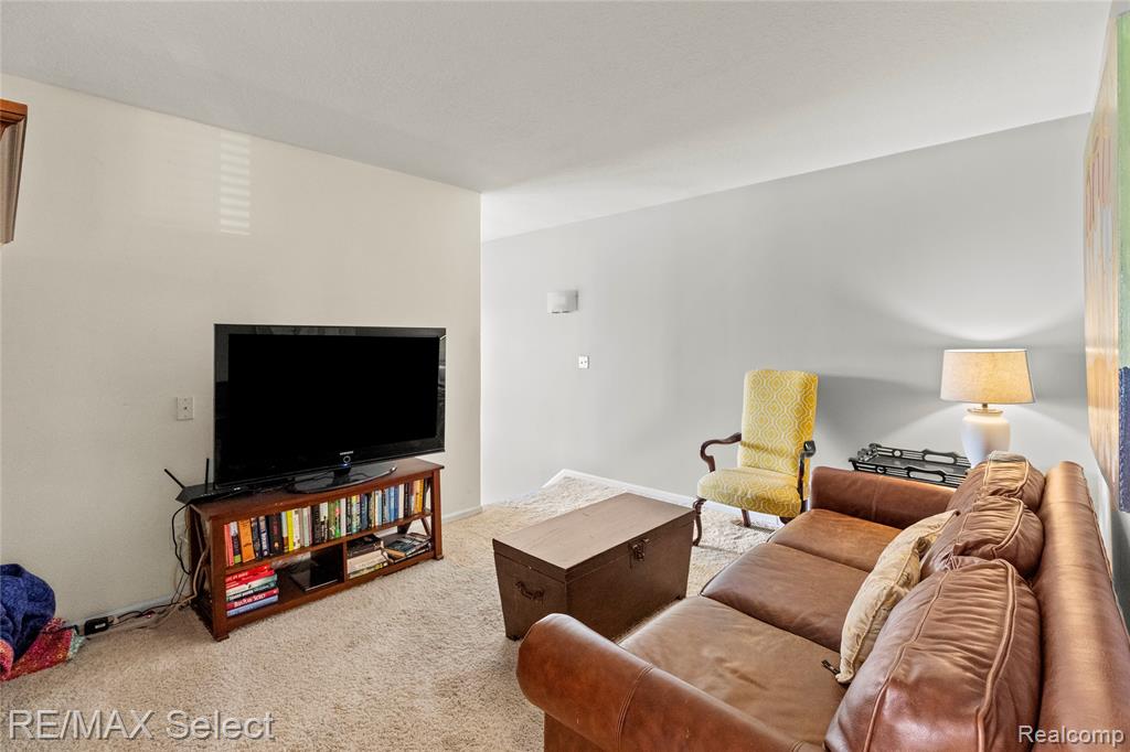 11476 Moffett Court, Fenton, MI 48430 — Photo 40