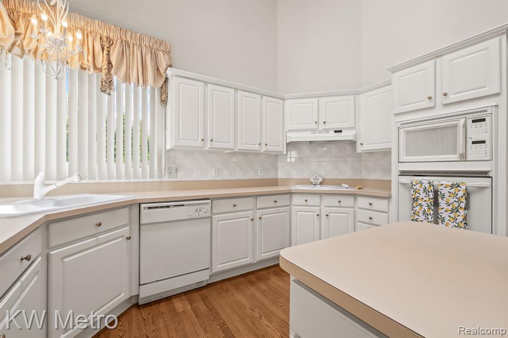 3953 Lake Forest Drive, Sterling Heights, MI 48314 — Photo 12