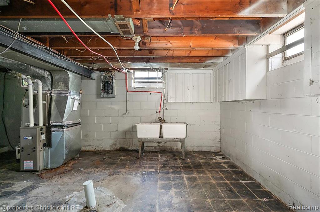 18104 Runyon Street, Detroit, MI 48234 — Photo 28