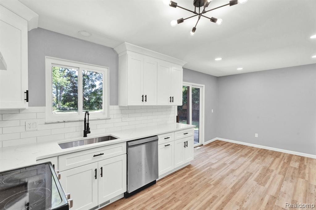8962 Glasgow Drive, White Lake, MI — Photo 13