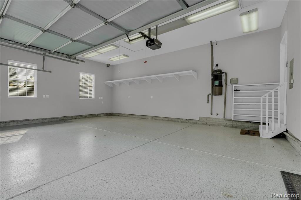 8327 Parkside Drive, Grand Blanc, MI 48439 — Photo 39