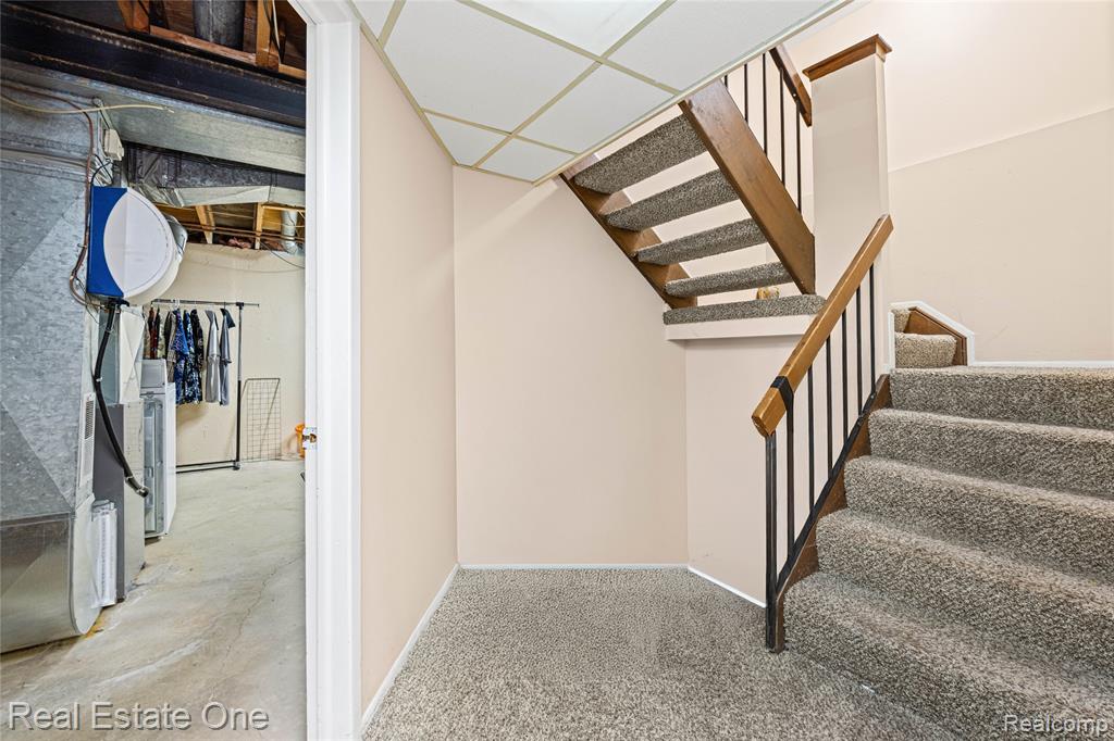 5226 Brett Court, West Bloomfield, MI — Photo 40