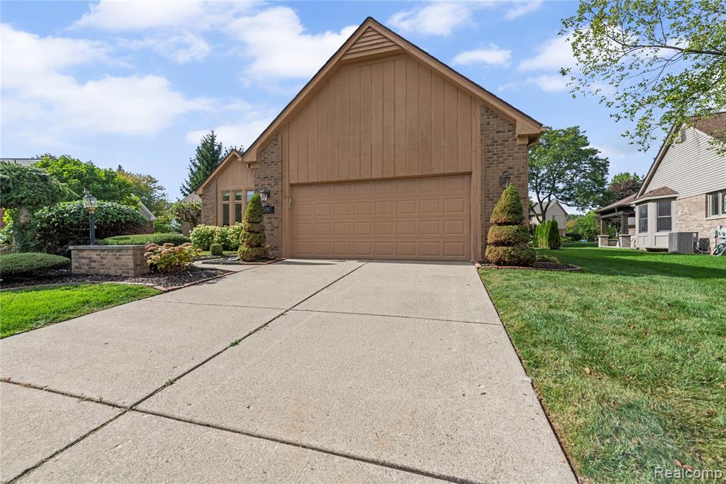 5143 Saffron Drive, Troy, MI 48085 — Photo 2