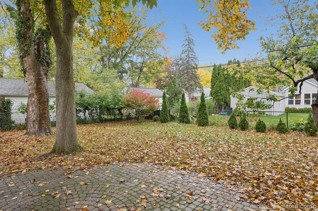 32463 Sheridan, Beverly Hills, MI 48025 — Photo 45