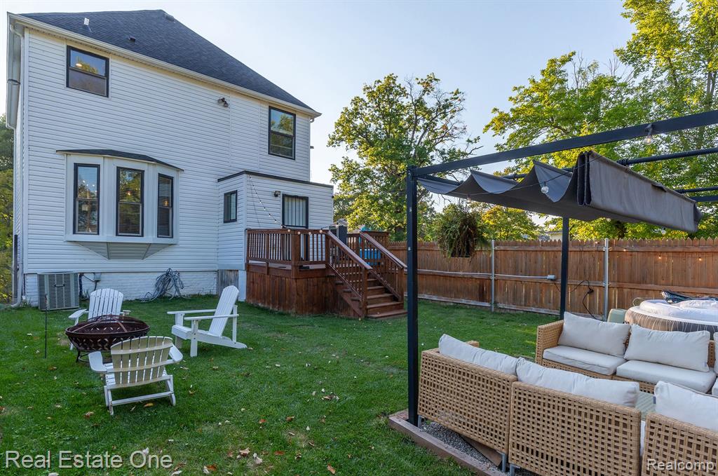 2420 FISCHER Street, Detroit, MI 48214 — Photo 42