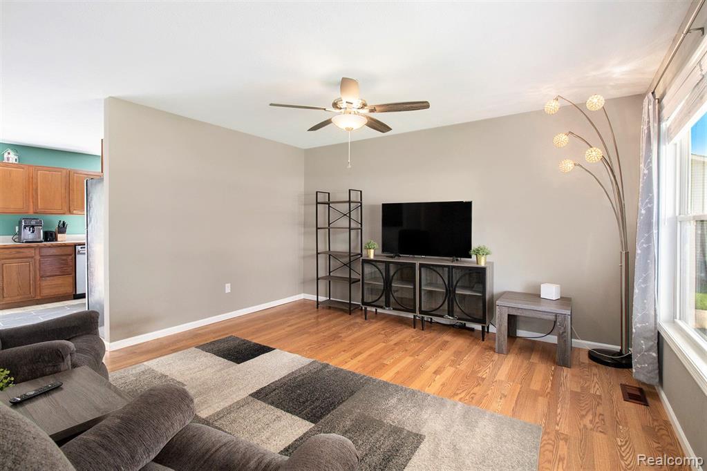 126 WALKER Drive, Morrice, MI 48857 — Photo 5