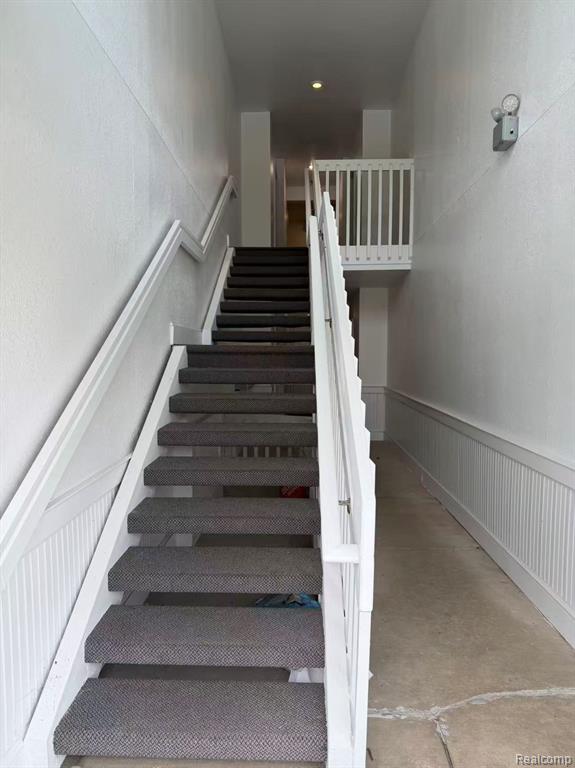 2710 S Knightsbridge Circle - Photo 2