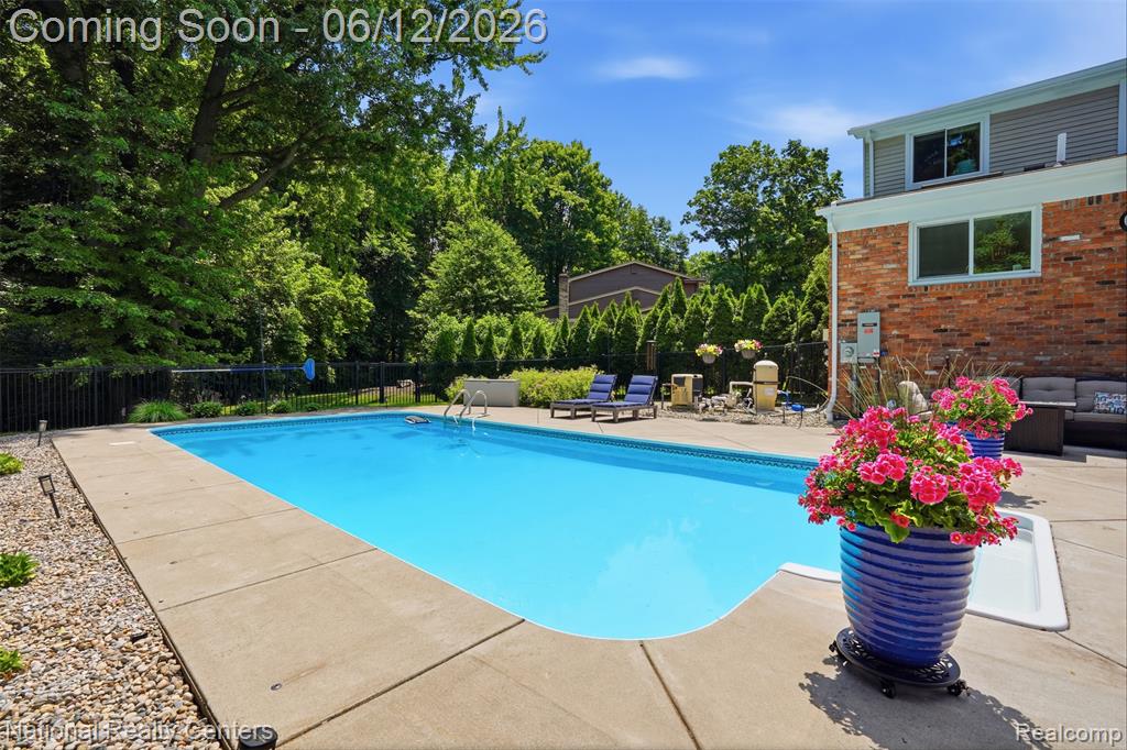 46490 Rockledge Drive, Plymouth, MI 48170 — Photo 51