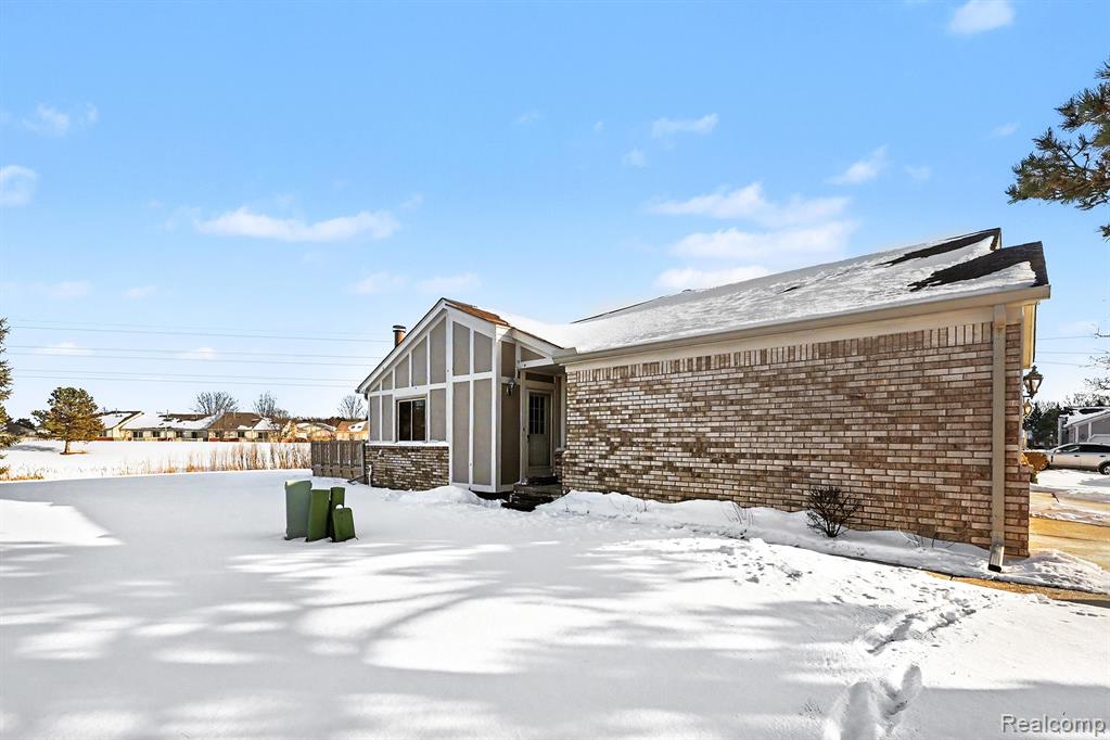 42146 Hidden Brook Drive, Clinton Twp, MI 48038 — Photo 3