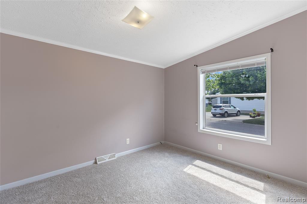 4472 Wynnwood Drive, Howell, MI 48843 — Photo 28