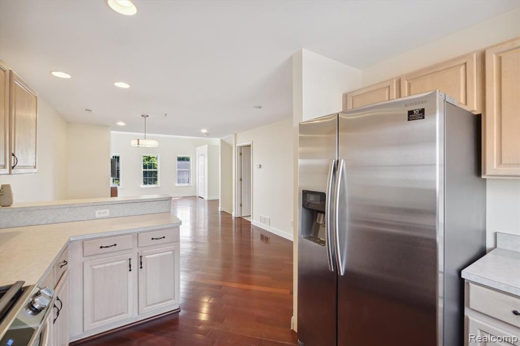 29399 GLEN OAKS Boulevard E, Farmington Hills, MI 48334 — Photo 13