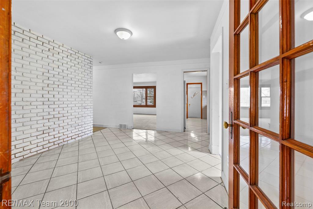 7638 N Gulley Road, Dearborn Heights, MI 48127 — Photo 9
