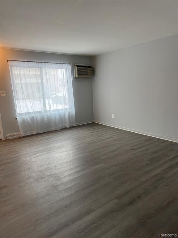 29270 TESSMER, Madison Heights, MI 48071 — Photo 6