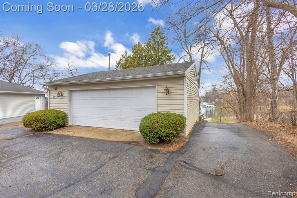 664 King Circle, Lake Orion, MI 48362 — Photo 62