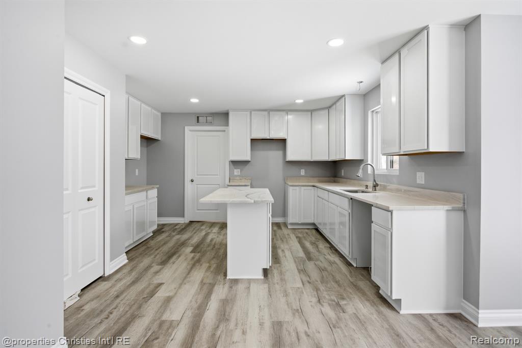 3120 Roma Court, Wixom, MI 48393 — Photo 18