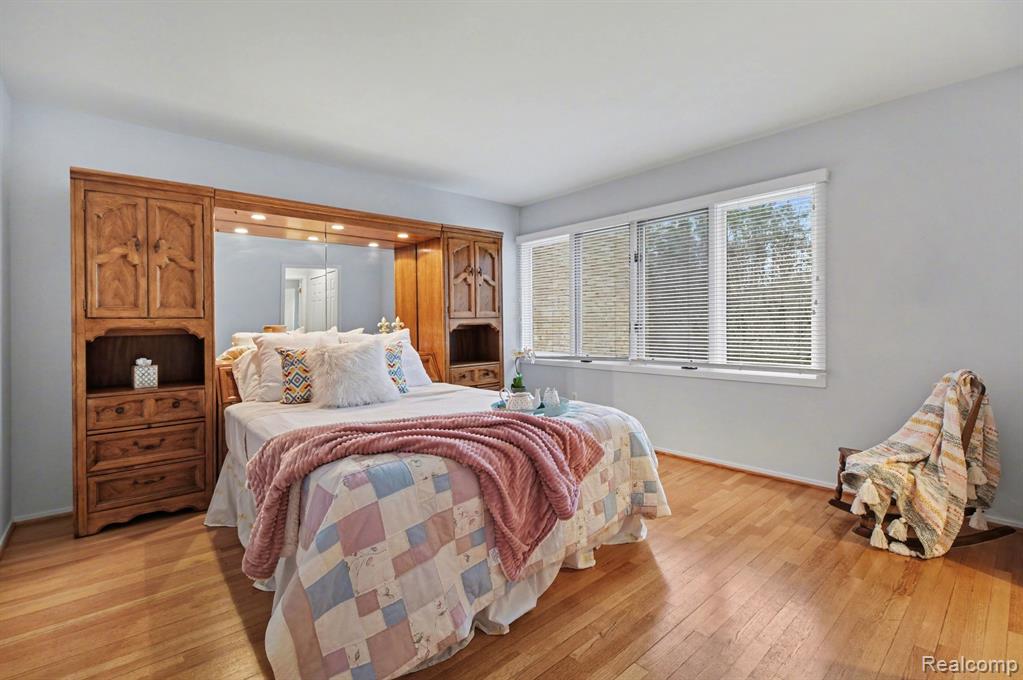 5080 Mirror Lake Court, West Bloomfield, MI 48323 — Photo 23