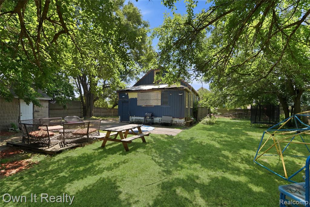 5255 Belmont Street, Hamtramck, MI 48212 — Photo 23
