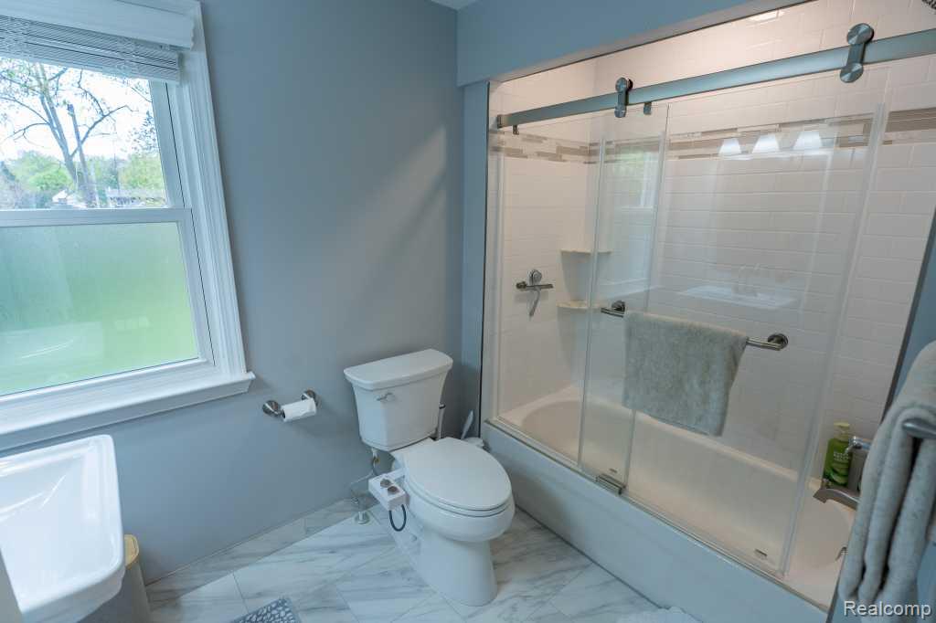 244 Gladwin Avenue, Commerce Twp, MI — Photo 24
