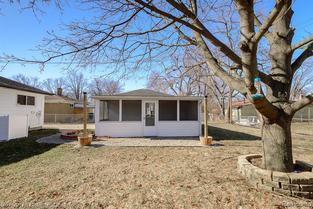 2031 Harmon Avenue, Ypsilanti, MI 48198 — Photo 33