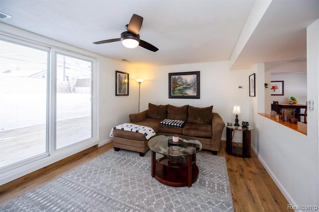 23452 Astrid Lane, Rockwood, MI — Photo 32