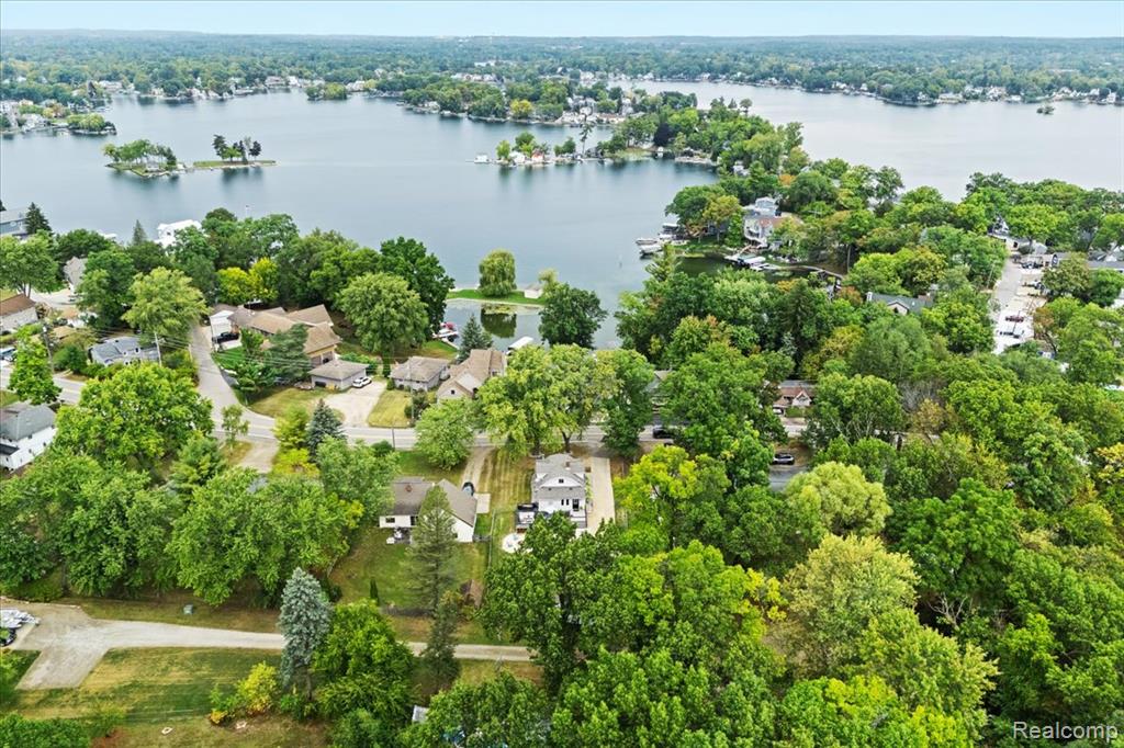 593 Heights Road, Lake Orion, MI 48362 — Photo 2