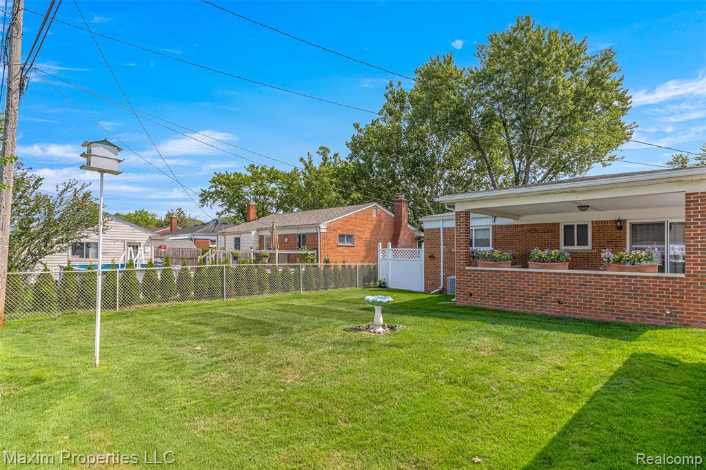 6545 N Charlesworth Street, Dearborn Heights, MI 48127 — Photo 22