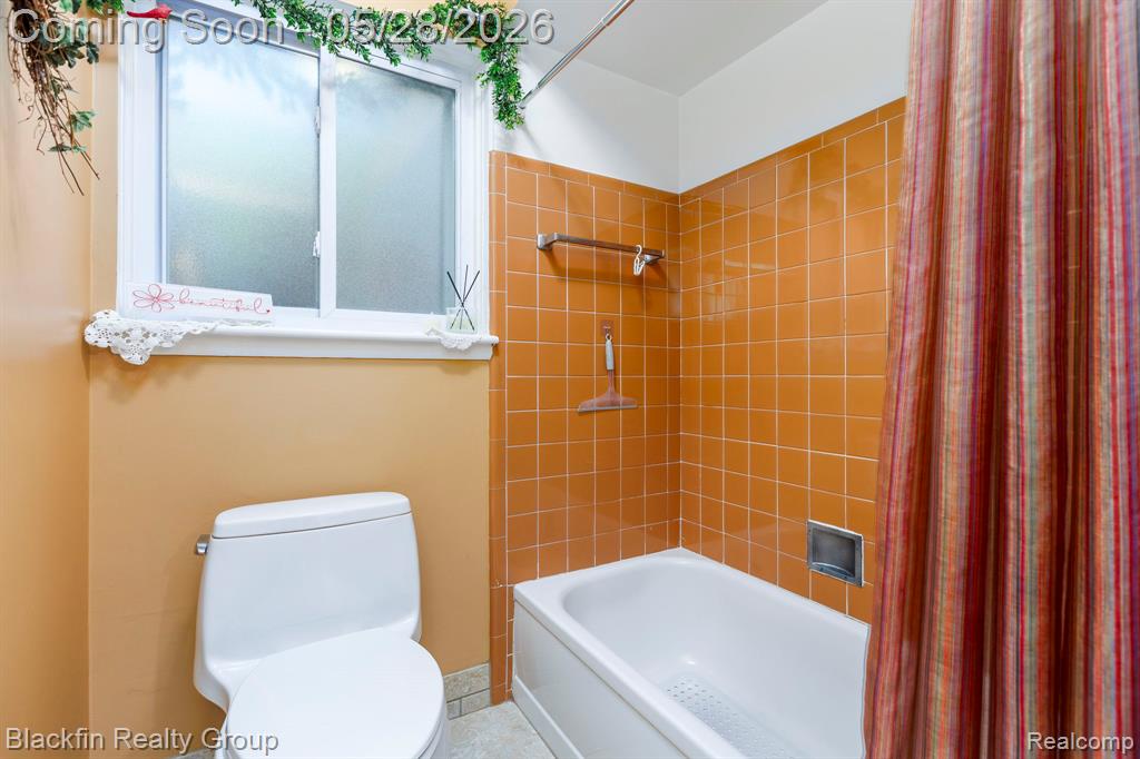 430 N Batchewana Street, Clawson, MI — Photo 19
