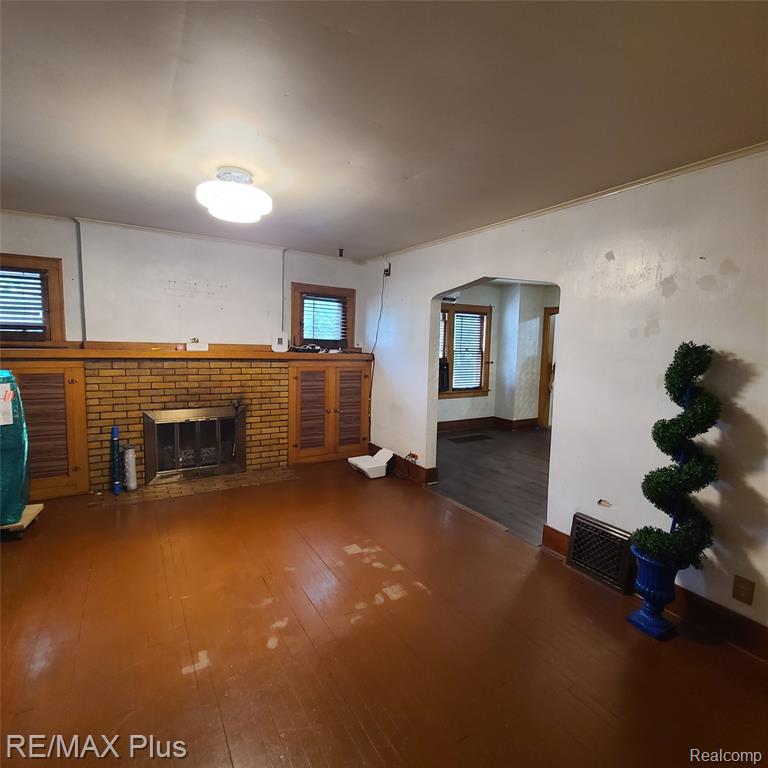 921 Welch Boulevard, Flint, MI 48504 — Photo 2