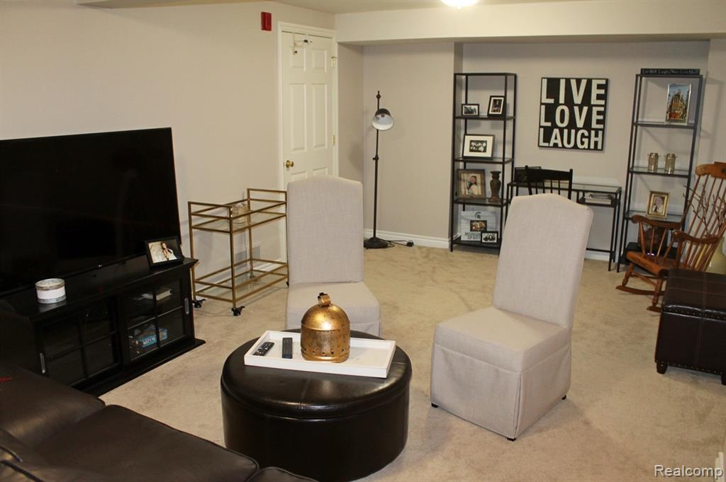 45679 N Stonewood Road, 58, Canton, MI 48187 — Photo 41