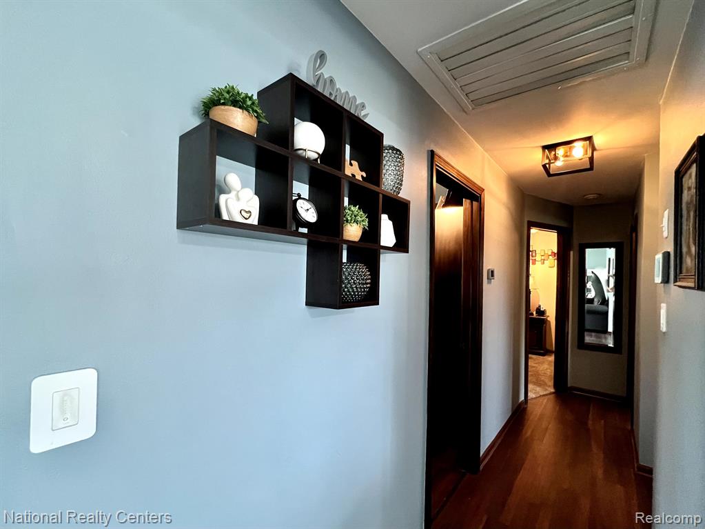 936 ALLEN Drive, Northville, MI 48167 — Photo 11