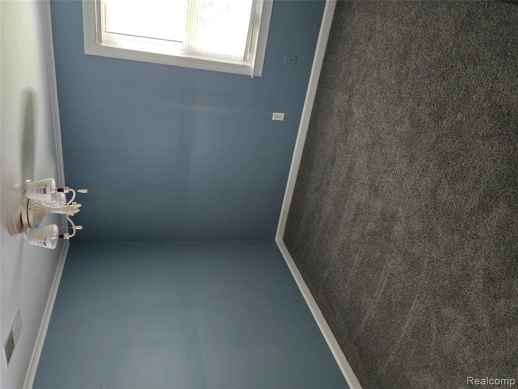 43982 North Avenue, Clinton Twp, MI 48036 — Photo 16