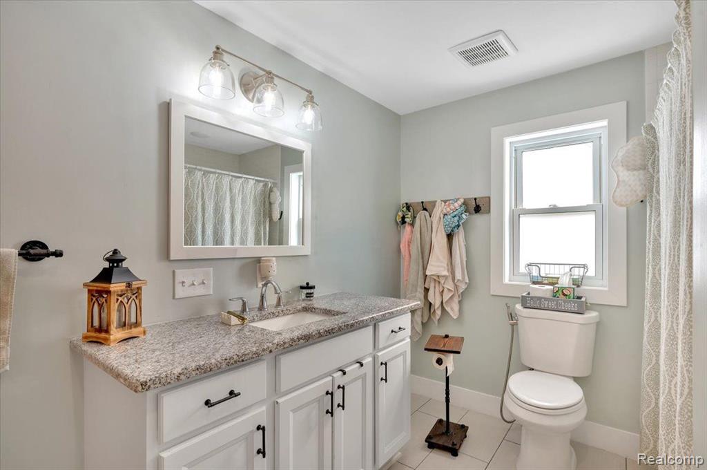 735 N MAIN Street, Almont, MI 48003 — Photo 12