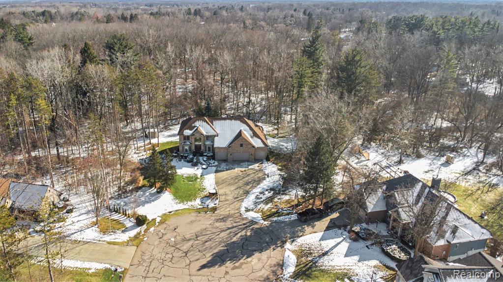 2215 Ridgemoor Court, Burton, MI 48509 — Photo 47
