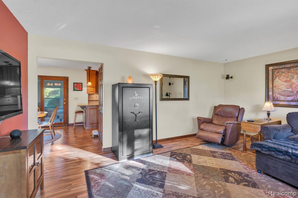 11056 N Irish Road, Otisville, MI 48463 — Photo 12