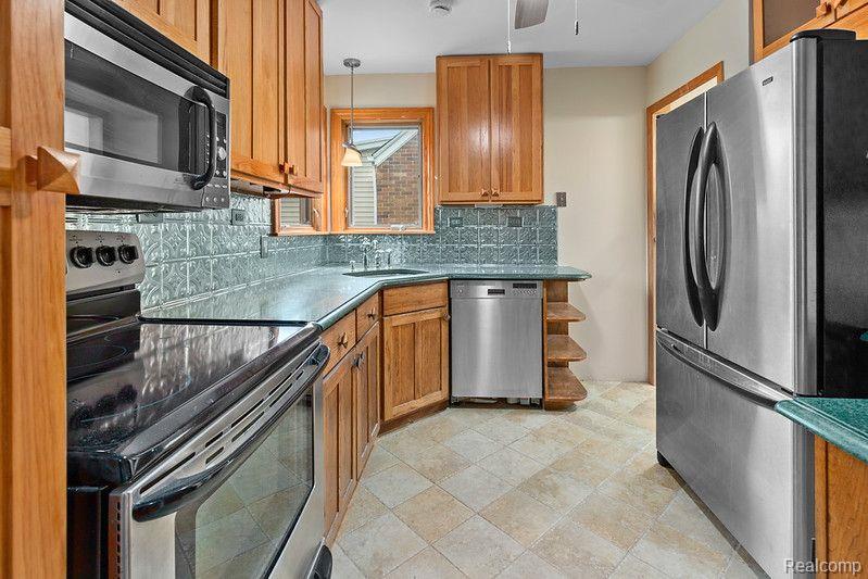 8607 QUANDT Avenue, Allen Park, MI 48101 — Photo 8