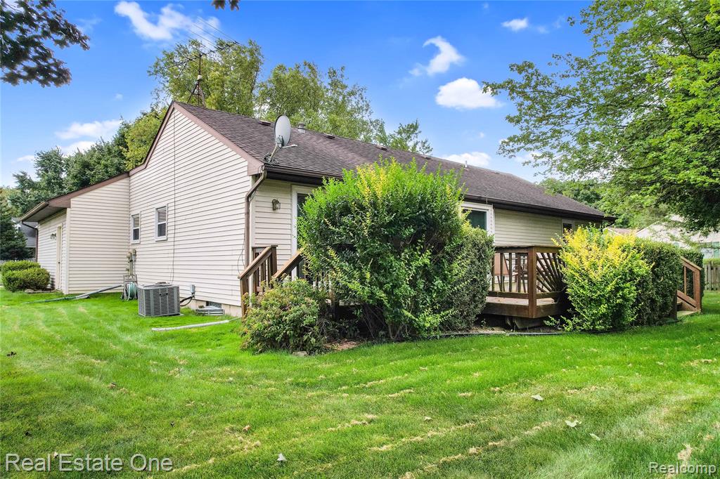 59652 Sunridge Drive, New Hudson, MI 48165 — Photo 34