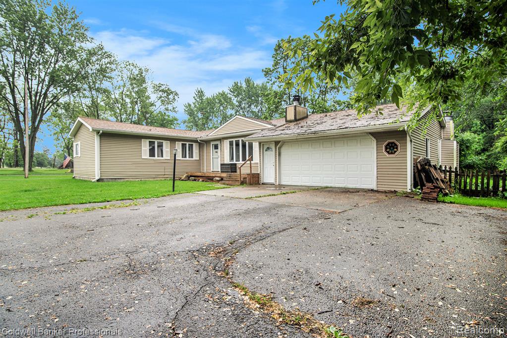 6408 E Court Street S, Burton, MI 48509 — Photo 2