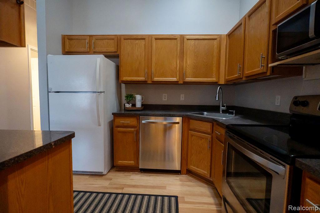 23273 Bunte Court, Trenton, MI 48183 — Photo 15