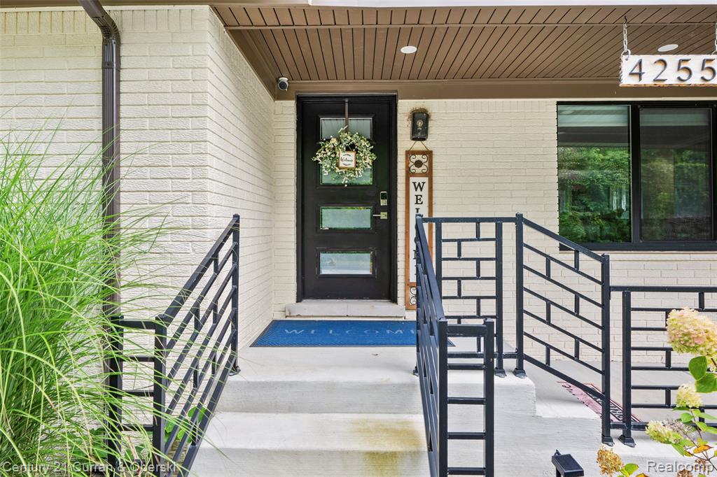4255 Lakewood Drive, Waterford, MI 48329 — Photo 3